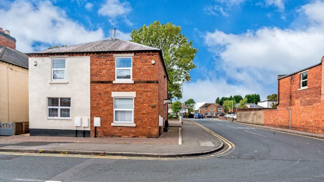 Cannock Hotel Apartments エクステリア 写真