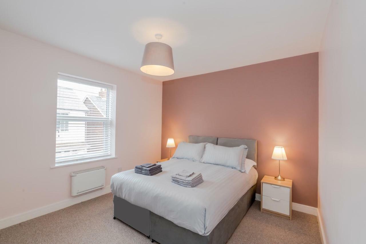 Cannock Hotel Apartments エクステリア 写真